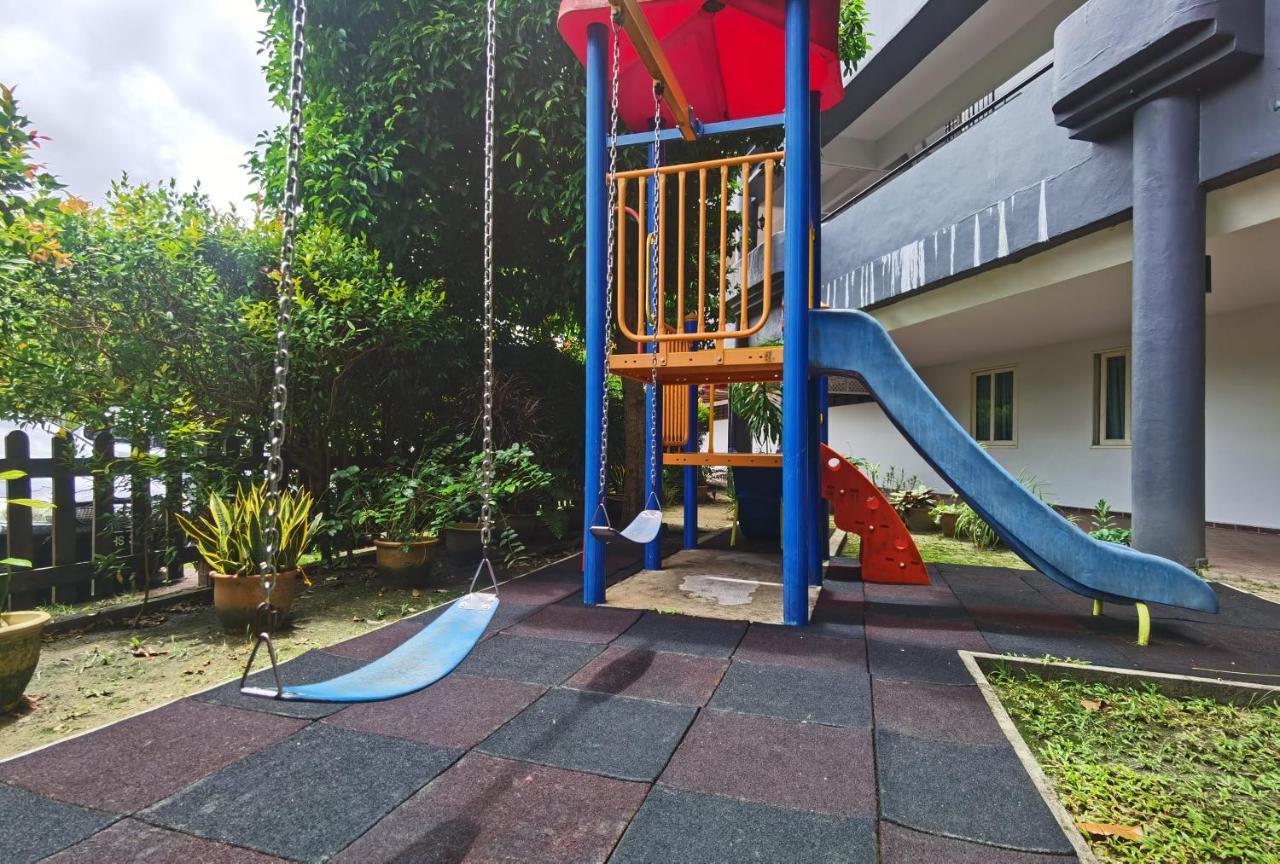 Lui Lui Comfy Condo In Great Location Kuah Esterno foto